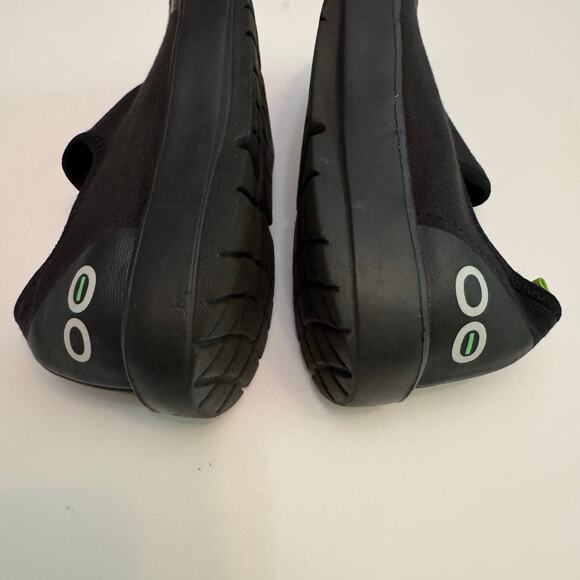 OOFOS Shoes Women W6 37EU Black OOMG eeZee Low Slip On Recovery Sneakers - Picture 6 of 13